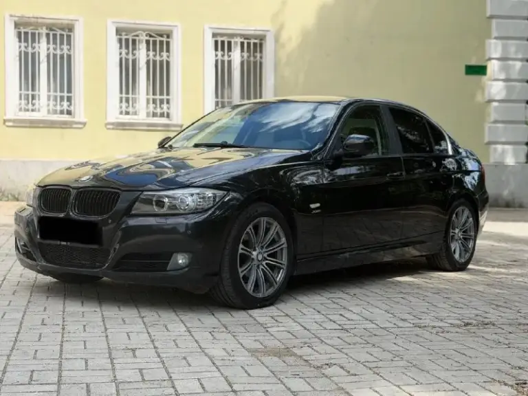 Bmw e90 325i 2008 год рестайлинг полный привод
Мотор 2.5 работает отлично. Пробег 233 тыс км. Кузов в родной краске. Все стекла родные.
Комплектация: передние и задние парктроники, подогрев передних сидений и руля, дачки света и дождя, электро-регулировка передних сидений.
Из недавнего поменяно: радиатор, колодки, вакумный насос, помпа.
По документам все в порядке полное переоформление.
Цена: 990 тыс
+79495064409
Все вопросы по телефону. Звоните в любое время
В лс могу скинуть видео-обзор или доп фото.
📞 🇷🇺 Звоните: +79495064409 - фотография - 7