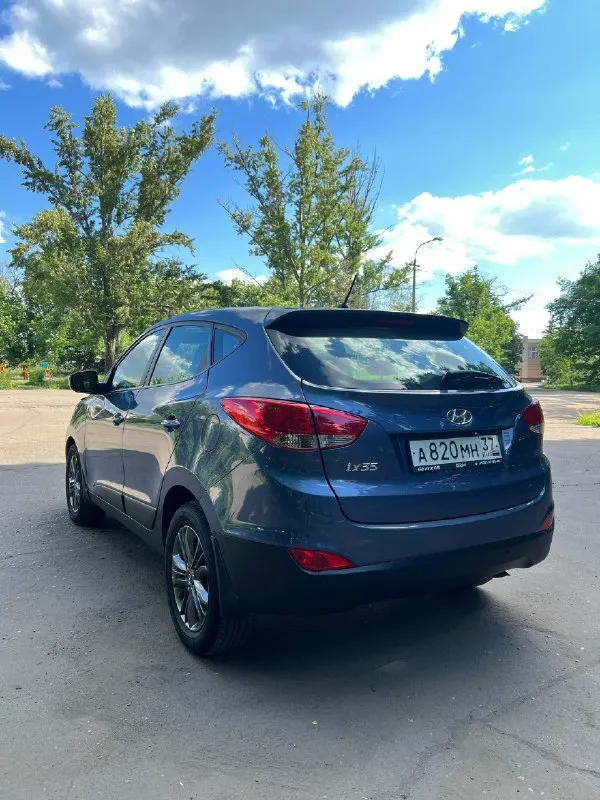 Hyundai ix 35 2013 год (рестайлинг) мотор 2.0 бензин. Коробка автомат пробег 160 тысяч! Машина вся в родном окрасе! В отличном состоянии, обслужен. Двигатель работает идеально без посторонних звуков (после капитального ремонта) коробка переключает отлично ходовая отличная хорошая комплектация:кожаный салон, климат контроль, подогрев всех сидений, эл зеркала с складыванием, парктроники, камера заднего вида, обогрев лобового и заднего стекла, дачтики света и дождя, еще много чего. Вложений не требует от слова со всем! Цена 1.480тыс. ₽ небольшой торг! +79493995932
📞 Звоните: +7(949)3995932 - фотография - 4
