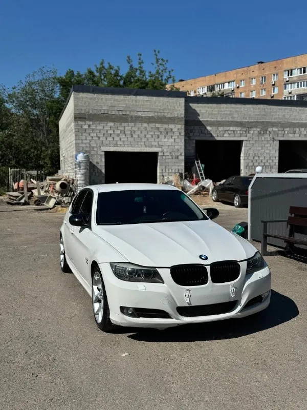 Бмв е 90
2009 Год рест
2,5 Полный привод
Родной пробег 200.000
218 🐎
18 Тапки
Фары новые линзы + броня
Машина без шпаклевки
Спорт сиденья
Спорт подвеска
Ходовая обслужена
Масло меняли в акпп 20.000 назад
Масло двс замена каждые 6.000
Богатая комплектация
Сидения с воздухом + память
Климат
Круиз
Датчик света
Датчик дождя
Полная мультимедиа
Подогрев зеркал + электро складывания
Подогрев сидений
Подогрев руля
Салон кожа в идеальном состоянии цвета коралл
Машина полностью обслужена
Обмен на что-то большее
Или 1,2🍋
+7(949) 754-63-58
📞 🇷🇺 Звоните: +79497546358 - фотография - 4