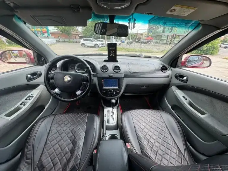 Chevrolet lacetti 1.6 at 2007 — настоящий живой кореец в отличном состоянии! С гбо который вписан в птс!

Продам chevrolet lacetti 1.6 на автомате, 2007 года.
Автомобиль полностью в родном заводском окрасе — без перекрасов, без скрытых ремонтов. Родные заводские зазоры, кузов сохранился очень достойно. Дно и пороги в идеальном состоянии — таких экземпляров осталось единицы.

✅ Родной пробег 300 000 км, без скруток
✅ Чистый кореец
✅ Имеет три vin-кода
✅ Гбо установлено, вписано в птс(баллон на 60 литров) хватает на неделю активной езды
✅ Надёжный двигатель 1.6 работает ровно, как швейцарские часы
✅ Автомат работает отлично — без пинков, рывков и задержек
✅ Кондиционер морозит как надо ❄️ заправил на днях
✅ 4 Эл стеклоподъемника
✅ Новые фары и туманки, свет отличный
✅ Новая резина
✅ Красивые диски
✅ Эффектный вишнёвый цвет

✅Документы кристально чистые, штрафов, запретов нет, полное переоформление, тех осмотр пройден

Очень комфортный, неприхотливый
Машина в донецке, калининский район
+79499987030 - фотография - 6