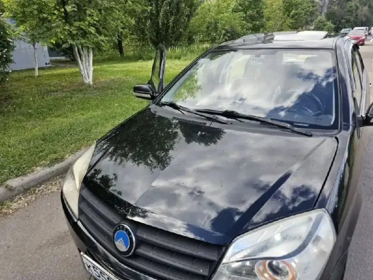 ​🚗 Продаётся geely mk (2013 год) - в отличном состоянии! ​📊 основные характеристики: ​📅 год выпуска: 2013 ​🛣️ пробег: 127 000 км ​⚙️ двигатель: 1.5 л / бензин (очень экономичный!) ​🕹️ коробка передач: механическая ​🎨 цвет: чёрный (выглядит строго и солидно) ​🚙 тип кузова: седан ​📝 описание автомобиля: ​продаю неприхотливый и надежный городской седан. Идеальный вариант как для начинающих водителей, так и в качестве рабочей машины на каждый день. Полноценный комфорт по цене автоваза! ​🔥 двигатель и коробка: мотор шепчет, работает ровно и тянет отлично. Расход топлива вас приятно удивит. Кпп переключается чётко, передачи не вылетают, хрустов нет. ​🛠️ ходовая часть: подвеска мягкая, отлично отрабатывает все неровности дороги. Никаких посторонних стуков и шумов при езде. ​✨ салон и кузов: кузов живой и ухоженный. Салон чистый, опрятный, внутри никогда не курили. ​📄 документы: полный комплект (стс, птс). Автомобиль юридически абсолютно чист - никаких штрафов, залогов или огран
📞 Звоните: +7(949)3199357 - фотография - 3