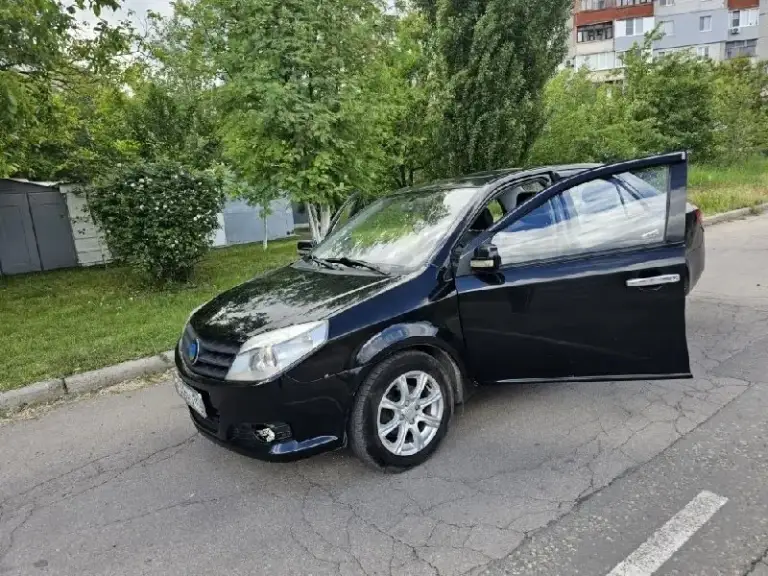 ​🚗 Продаётся geely mk (2013 год) - в отличном состоянии! ​📊 основные характеристики: ​📅 год выпуска: 2013 ​🛣️ пробег: 127 000 км ​⚙️ двигатель: 1.5 л / бензин (очень экономичный!) ​🕹️ коробка передач: механическая ​🎨 цвет: чёрный (выглядит строго и солидно) ​🚙 тип кузова: седан ​📝 описание автомобиля: ​продаю неприхотливый и надежный городской седан. Идеальный вариант как для начинающих водителей, так и в качестве рабочей машины на каждый день. Полноценный комфорт по цене автоваза! ​🔥 двигатель и коробка: мотор шепчет, работает ровно и тянет отлично. Расход топлива вас приятно удивит. Кпп переключается чётко, передачи не вылетают, хрустов нет. ​🛠️ ходовая часть: подвеска мягкая, отлично отрабатывает все неровности дороги. Никаких посторонних стуков и шумов при езде. ​✨ салон и кузов: кузов живой и ухоженный. Салон чистый, опрятный, внутри никогда не курили. ​📄 документы: полный комплект (стс, птс). Автомобиль юридически абсолютно чист - никаких штрафов, залогов или огран
📞 Звоните: +7(949)3199357 - фотография - 4