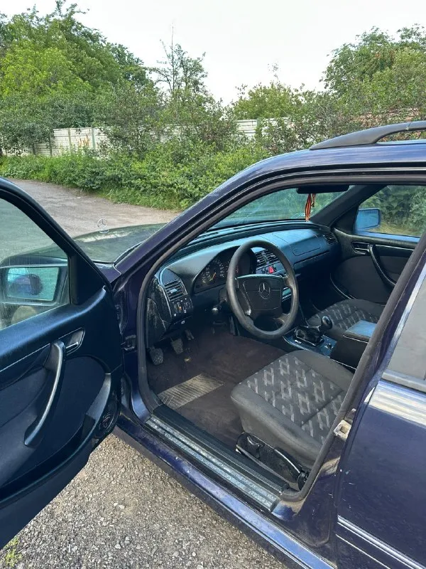 Продам личный автомобиль
Мерседес 202
1998Г ходовая мотор коробка в отличном состоянии техосмотр пройден
Цена 300 000 торг
Красивые номера в подарок

+7 (949) 783-14-82 - фотография - 5