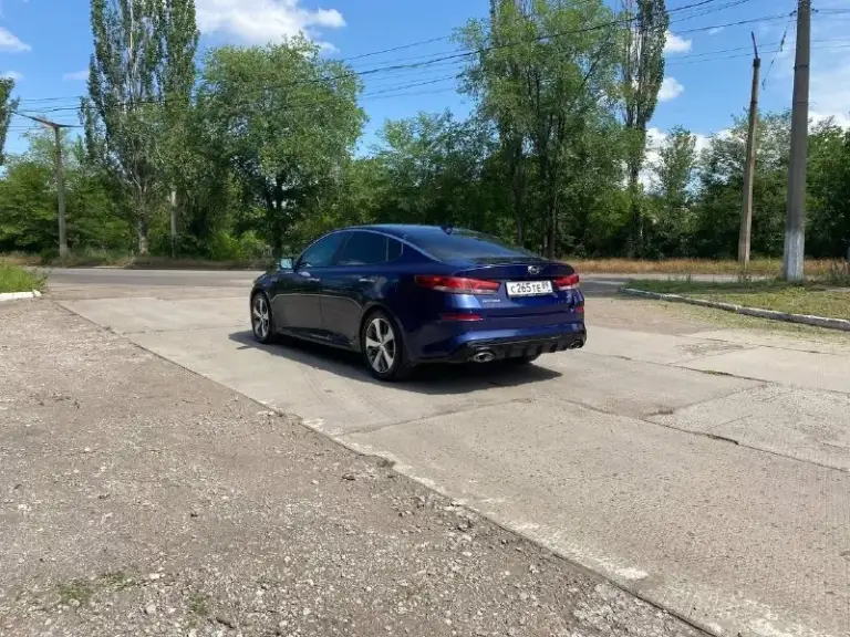 Продам kia optima 2019 год мотор 2.5 коробка автомат (aisin), на авто все работает, пробег 107 тыс км, цена 1.530₽ автомобиль в полной комплектации,2 ключа сигнализация с автозапуском, сервисная книга, парктроники, камера заднего вида, хороший свет
﻿﻿Климат контроль( рабочий)
﻿﻿Монитор aux/bt/usb/
Хорошая музыка
﻿Один владелец. Авто в отличном обслуженном состоянии ( все и когда делалось могу рассказать и показать, все расходники и запчасти только оригинал ). В таком обслуженном состоянии автомобилей мало. Двигатель, коробка и ходовая часть без нареканий все работает, салон чистый и ухоженный,2 комплекта хорошей резины r18 документы в порядке, переоформление в мрэо (могу присутствовать )все остальные вопросы по тел +79494936731, торг и полный бак бензина реальному покупателю - фотография - 4