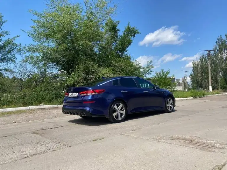 Продам kia optima 2019 год мотор 2.5 коробка автомат (aisin), на авто все работает, пробег 107 тыс км, цена 1.530₽ автомобиль в полной комплектации,2 ключа сигнализация с автозапуском, сервисная книга, парктроники, камера заднего вида, хороший свет
﻿﻿Климат контроль( рабочий)
﻿﻿Монитор aux/bt/usb/
Хорошая музыка
﻿Один владелец. Авто в отличном обслуженном состоянии ( все и когда делалось могу рассказать и показать, все расходники и запчасти только оригинал ). В таком обслуженном состоянии автомобилей мало. Двигатель, коробка и ходовая часть без нареканий все работает, салон чистый и ухоженный,2 комплекта хорошей резины r18 документы в порядке, переоформление в мрэо (могу присутствовать )все остальные вопросы по тел +79494936731, торг и полный бак бензина реальному покупателю - фотография - 5