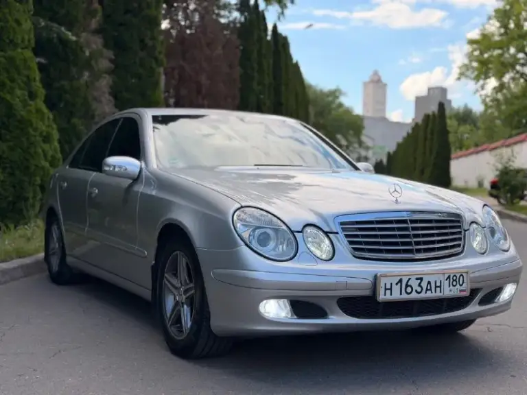 📮 Город:донецк !
🚘 Марка / модель: mercedes е211
📅 Год выпуска:2004
📊 Пробег:216.000км
⛽ Двигатель (тип, объем, мощность): 2.2 🔥
✅ Vin код:
🔧 Тип кпп:автомат
👨‍⚖ Владельцев в птс:1
⏳ Срок владения: 10 лет
Цена : 835.000 💵 торг
📝 Описание: в продаже легендарный mersedes-benz e211 на самом надежном двигателе 2.2 очень экономичный и в тоже время с отличном динамикой !
Авто максимально в хорошем состоянии, привезен был из германии в 2017 с тех пор в один руках ! Состояние кузова великолепное, никаких сколов, рыжиков и прочих моментов нет !
Родное лобовое стекло !
Работает каждая кнопочка, ходовка мячик !
Птс оригинал с одним владельцем!
Машина действительно в классном состоянии которых на рынке осталось очень мало !думаю кто приедет смотреть на ней и уедет !
Звонки, смс по номеру +79493712324 с радостью отвечу на любые интересующие вас вопросы !
Возможен обмен или продажа в кредит 💵
📞 Звоните: +7(949)3712324 - фотография - 1