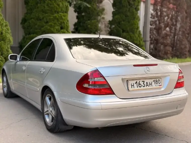 📮 Город:донецк !
🚘 Марка / модель: mercedes е211
📅 Год выпуска:2004
📊 Пробег:216.000км
⛽ Двигатель (тип, объем, мощность): 2.2 🔥
✅ Vin код:
🔧 Тип кпп:автомат
👨‍⚖ Владельцев в птс:1
⏳ Срок владения: 10 лет
Цена : 835.000 💵 торг
📝 Описание: в продаже легендарный mersedes-benz e211 на самом надежном двигателе 2.2 очень экономичный и в тоже время с отличном динамикой !
Авто максимально в хорошем состоянии, привезен был из германии в 2017 с тех пор в один руках ! Состояние кузова великолепное, никаких сколов, рыжиков и прочих моментов нет !
Родное лобовое стекло !
Работает каждая кнопочка, ходовка мячик !
Птс оригинал с одним владельцем!
Машина действительно в классном состоянии которых на рынке осталось очень мало !думаю кто приедет смотреть на ней и уедет !
Звонки, смс по номеру +79493712324 с радостью отвечу на любые интересующие вас вопросы !
Возможен обмен или продажа в кредит 💵
📞 Звоните: +7(949)3712324 - фотография - 3