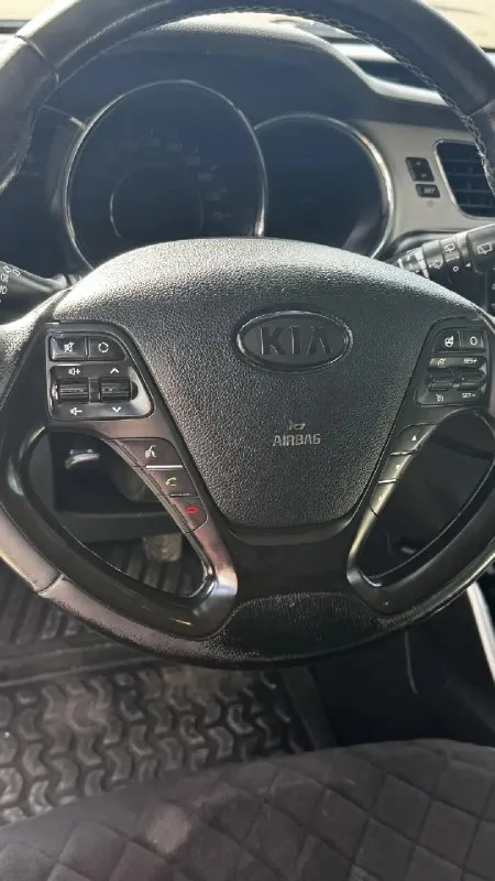 Продам kia ceed год выпуска 2014 пробег 164 000 км в хорошей комплектации подогрев руля подогрев передних сидений круиз контроль подсвет на поворотах коробка механика авто в достойном состояние, есть косметические окрасы, без дтп поменяны в круг тормоза (диски, колодки) так же поменяно масло, тасол отдам (нет времени поменять) стоит хорошая магнитола, лед лампы комплект зимних колес на дисках. Авто находится в макеевке полный бак бензина в подарок цена 1.250.000 руб торг тел +7 9493783192
📞 Звоните: +7(949)3783192 - фотография - 5