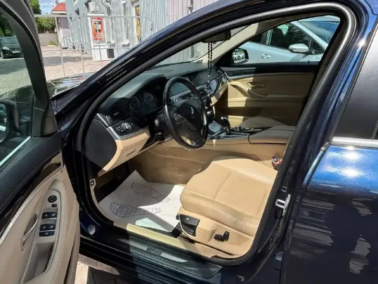 🚘Bmw f 10
Двигатель:2.0
⛽️Вид топлива:бензин
⚙️Кпп:автомат
Кузов:седан
Пробег: 236.000км
📅Год выпуска: 2013
💰Цена: 1.600.000 руб
•Усилитель руля.
•Эл стеклоподъёмники
•Мультимедиа
•Кондиционер❄️

🚘Автосалон автото4ка

Продажа возможна :
✅Наличный расчет
✅Безналичный
✅Кредит по 2 документам
9️⃣4️⃣9️⃣5️⃣1️⃣1️⃣1️⃣1️⃣5️⃣6️⃣
🌎Находимся по адресу 📍г. Мариуполь
Ул. Макара мазая 4️⃣1️⃣
С 10.00 до18.00 - фотография - 7