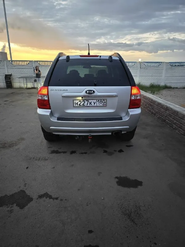 Продам kia sportage 2 год выпуска 2007 пробег: 222 000 км 2.0 бензин, мкпп, полный привод цена: 850 000 руб. :+79494572622 комплектация: подогрев передних сидений, эл. Стеклоподъёмники, эл. Зеркала с подогревом, подогрев зоны дворников и заднего стекла, климат контроль, круиз контроль, мультимедиа teyes cc3 с камерой заднего вида и регистратором, линзованая оптика, фары в броне пленке (свет шикарный), качественная акустика, сабвуфер, технически полностью обслужена, два комплекта колес.
📞 Звоните: +7(949)4572622 - фотография - 1