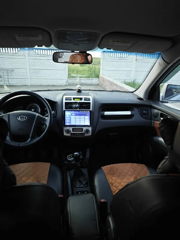 Продам kia sportage 2 год выпуска 2007 пробег: 222 000 км 2.0 бензин, мкпп, полный привод цена: 850 000 руб. :+79494572622 комплектация: подогрев передних сидений, эл. Стеклоподъёмники, эл. Зеркала с подогревом, подогрев зоны дворников и заднего стекла, климат контроль, круиз контроль, мультимедиа teyes cc3 с камерой заднего вида и регистратором, линзованая оптика, фары в броне пленке (свет шикарный), качественная акустика, сабвуфер, технически полностью обслужена, два комплекта колес.
📞 Звоните: +7(949)4572622 - фотография - 4