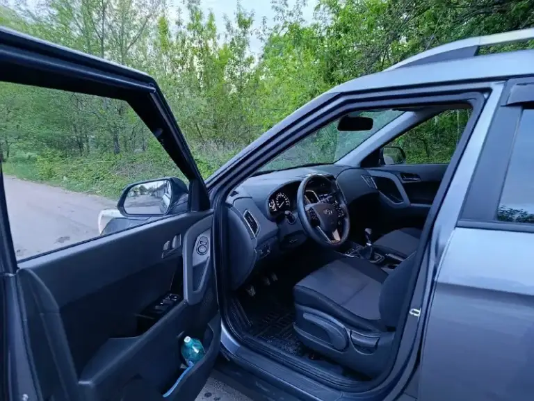 Автор: продам hyundai creta (2020) мкп 1,6 (122л. С) 34500тыс. Км. Оригинальный, проверенный пробег. Полностью проверен и обслужен в сервисном центре. Диагностическая карта. Зеленая автотека, каждая единица кузова в родной заводской краске. Электроника, двигатель, коробка работают отлично. Салон ухоженный. Два ключа. Два комплекта новой резины. 2.100000руб. +7949 3080622 комплектация: центральный замок • бортовой компьютер • электрический усилитель руля • подрулевой джойстик • антиблокировочная система abs• esp • система активного торможения двигателем aeb • распределения тормозных усилий ebd • система мониторинга давления в шинах • помощь при парковке • круиз контроль • кондиционер • подогрев сидений + регулировка и поддержка поясничного отдела • электрообогрев заднего стекла • автоматическая регулировка зеркал + обогрев • электростеклоподъемники всех дверей • тонирование стекол качественной пленкой • система креплений isofix на задних боковых сиденьях •usb вход для i
📞 Звоните: +7(949)3080622 - фотография - 3