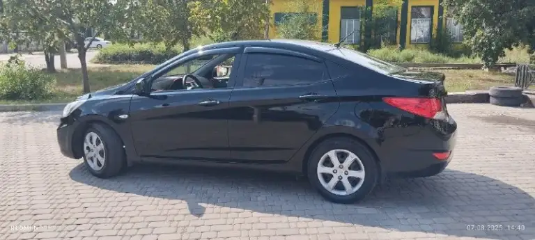 Продам hyundai solaris 2012г
1,6 Механика 196 т. Км.
Авто от собственника в отличном состоянии.        4 стеклоподъёмника, электро зеркала, обогрев зеркал, сидений и лобового стекла.
Технически состояние хорошее без нюансов. Полностью обслужен, новый грм, рабочий кондиционер.
Прозрачная история, зелёная автотека, в заводском окрасе без дтп, сигнализация, магнитола, камера заднего вида. Автомобиль полностью обслужен. Сел и поехал. Я хозяин. Переоформление в любом виде. 790000 руб. Торг. Автомобиль находится в донецке       тел. +79493409187 - фотография - 8