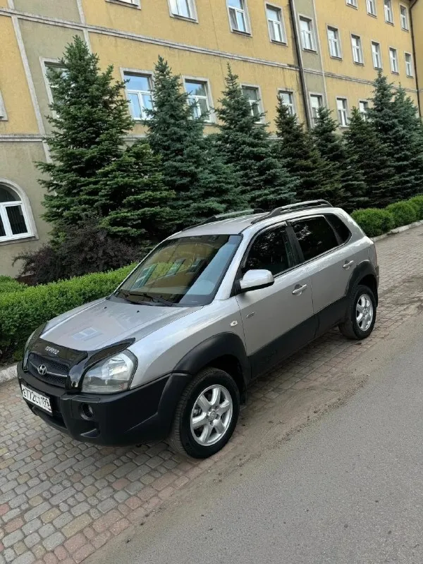 Продам hyundai tucson 2.7 🔥765.000₽🔥
Не бит не крашен вообще! Любые проверки!
Весь в родной краске! В одних руках с 2009года! Автомат, полный привод, максимальная комплектация с кожей, круизом, климатом, подогревами сидений, датчики дождь/свет. Резина летняя michelin. Кондерик заправлен, подвеска без лишних звуков, мотор шепчет как часы, лобовое без трещин, коробка переключает без задержек и пинков! Рыжиков нет, днище целое! Машина в отличном состоянии, сел и поехал! Птс оригинал, идеальная автотека без аварий, расчетов, родной пробег 250.000км.
Любое переоформление мрео! Техосмотр пройден!
Г. Макеевка +79497324159
📞 🇷🇺 Звоните: +79497324159 - фотография - 3