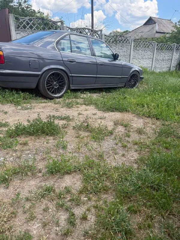 Продам bmw e34
Двигатель v8 на механике
На спортивной подвеске, в редукторе стоит дорогая блокировка
Стоят дорогие диски с полками
Машина ракета
Цена 500₽
Хороший торг❗️❗️❗️
+79494892059
📞 Звоните: +7(949)4892059 - фотография - 2