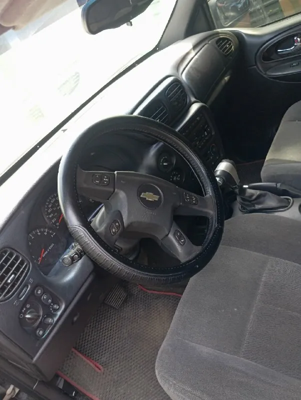 Продам на полном ходу срочно. Chevrolet трейблейзер 2005г. В. 4.2 бензин. Не гнилой не битый в салоне целый. С документами полный порядок. Цена 450т. Р. Торг у капота. +79497253158
📞 Звоните: +7(949)7253158 - фотография - 5