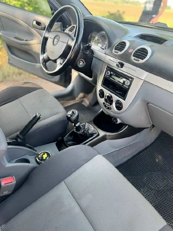 Г. Енакиево
Продам chevrolet лачетти 2008г. В
1.6L мкпп
Автомобиль в хорошем состоянии. Очень вместительный салон, не дорогой в обслуживании. Комплектация:
-4 Стеклоподъемника
-Кондиционер
-Датчик дождя
Едит бодро, масло не кушает. Для своих лет машина в отличном техническом состоянии! Стс, птс, дкп, диагностическая карта.
Цена 599 000т. Р.
Все вопросы в лс или по тел: +79495598231
📲 Tg: виктор
📞 Звоните: +7(949)5598231 - фотография - 4