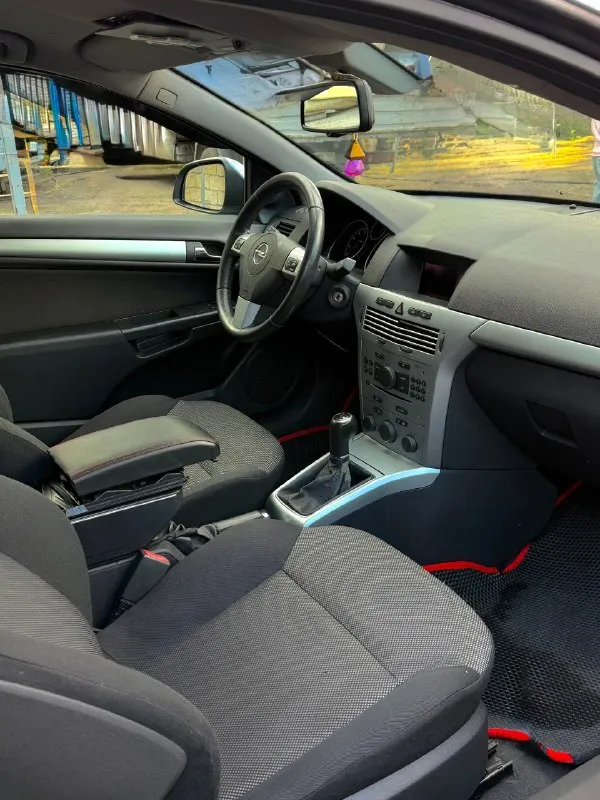 Opel astra gts
Опель астра 💰365.000💰
2010Г
1.6 Мт
Мотор отличный, не дымит, не троит, едет бодро, масло не ест
Коробка механика не хрустит не выбивает
Ходовая порядок
Кондиционер заправлен! И холодит 🥶
На очень хорошей комплектации, все работает по электрике
Техничка просто огонь 🔥 на уверенном максимально бодром ходу 👌
Документы чистые, без запретов, без штрафов, переоформление без проблем, можно сразу в мрэо с моим присутствием!
Цена 365.000 тысяч руб срочно ‼️
Осмотр г. Макеевка
Связь +7949-489-08-56 тг есть и мах тоже
📞 🇷🇺 Звоните: +79494890856 - фотография - 9