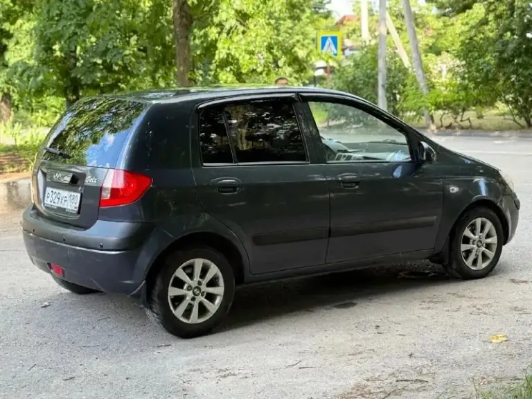 Продам хундай гейтс ! 2009г. В, акпп, 231000 пробега родного! Автотека зелёная, двигатель, коробка ходовая без нареканий опслушена масла фильтра поменяны по ходовке не стучит не гремит дорогу держит отлично по электрике все работает в штатном режиме! По кузову как на фото, салон ухоженный не протёртый, чистый, без лишних запахов, резина лето+ зима новые; хорошая комплектация кондиционер рабочий 👍, подогрев передних сидений, электро зеркала с подогревом, 4 элктро стеклоподъёмники, абс, усилитель руля, подушка безопасности водителя; установлен датчик давления шин, задний парктроник, хорошая музыка, сигнализация шархан с автозапуском, оптика хорошая светит отлично! Документы полный порядок техосмотр пройден я хозяин! Цена 520 тыс рублей! Осмотр по договорённости могу быть на роботе! Все вопросы по телефону +79499824368 - фотография - 6
