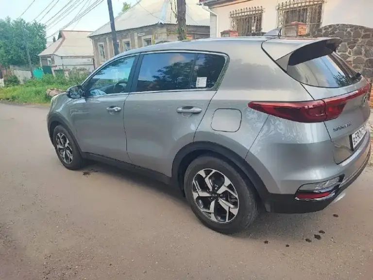 Kia спортедж, 2020 года, двигатель 1.6 турбодизель, пробег 77 991км, авто в родном окрасе, пригнали из кореи, салон кожа в отличном состояние, ухоженная, за машиной следили, без пробега по рф прошла на руский язык. Обслужена, любые проверки на месте приветствуются цена 2.400000₽ +79498344356, +79135539449, по всем вопросом пишите звоните. Продажа нет не обходимости т. К. Постоянно на позиции.
Телеграмм: +7 949 834 4356
Max: +7 913 553 94 49
📲 Tg: @dj_fiesta853
📞 Звоните: +7(949)8344356 - фотография - 5