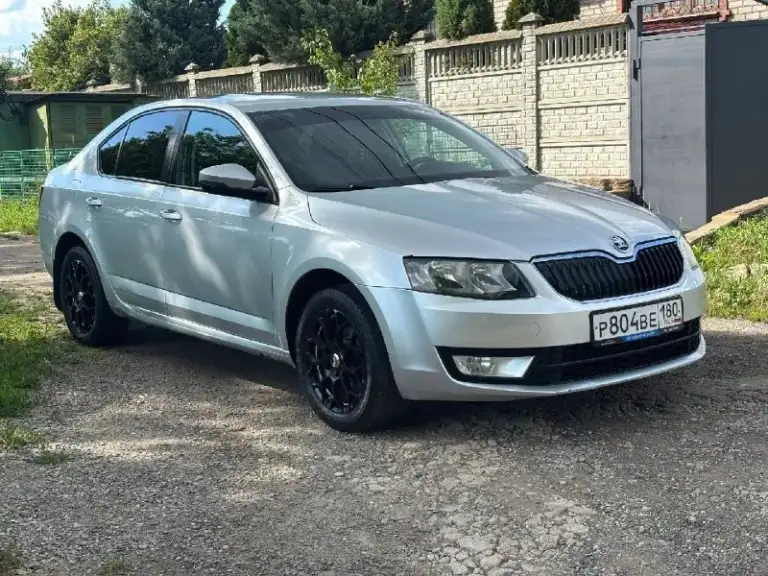 Skoda octavia a7
Год 2014
Мотор 1.2 турбо
Очень экономная
Механика
Обслужена
Без дтп
Родня
Лобовое родное
Климат работает
Ходовая в норме
Есть царапинки
По фото все видно
Дыр нет вообще
Чисто сделать косметику по порогам
И бамперам по этому и такая цена адекватная
В целом сел и поехал
Сигнализация автозапуск
Машина живая по всем параметрам
Пол бака топлива в подарок
Цена 825.000 рублей адекватный торг быстрым
Такой цены на такое состояние нет
В том году продавалась в таганроге 1.100
Документы кристалл
Диагностическая карта
Сразу на мрэо
На учете
+79493932388 Артур
Осмотр макеевка
Район скиф - фотография - 1