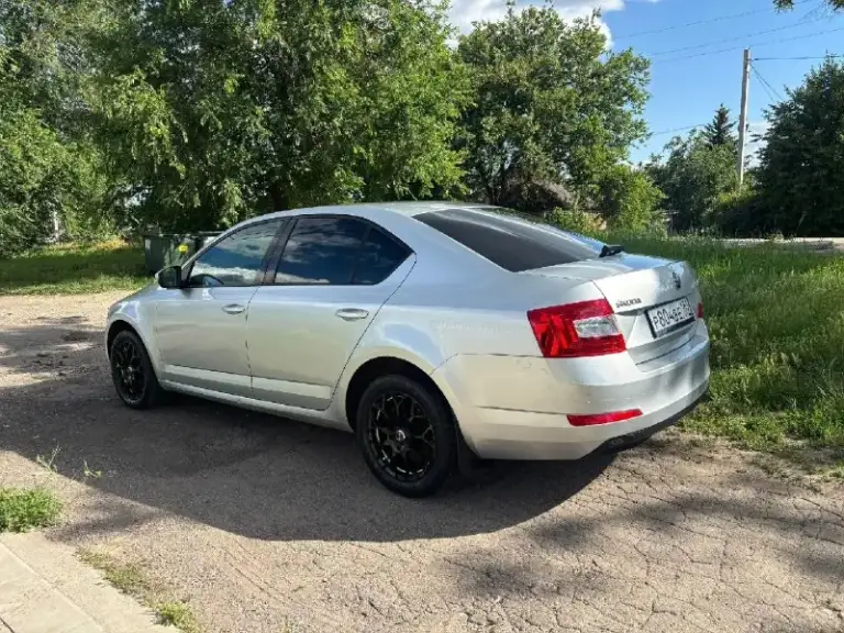 Skoda octavia a7
Год 2014
Мотор 1.2 турбо
Очень экономная
Механика
Обслужена
Без дтп
Родня
Лобовое родное
Климат работает
Ходовая в норме
Есть царапинки
По фото все видно
Дыр нет вообще
Чисто сделать косметику по порогам
И бамперам по этому и такая цена адекватная
В целом сел и поехал
Сигнализация автозапуск
Машина живая по всем параметрам
Пол бака топлива в подарок
Цена 825.000 рублей адекватный торг быстрым
Такой цены на такое состояние нет
В том году продавалась в таганроге 1.100
Документы кристалл
Диагностическая карта
Сразу на мрэо
На учете
+79493932388 Артур
Осмотр макеевка
Район скиф - фотография - 4