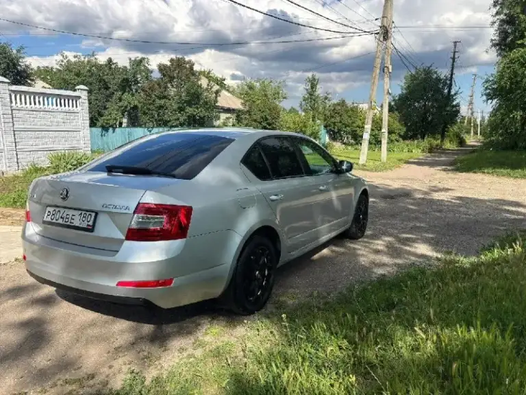 Skoda octavia a7
Год 2014
Мотор 1.2 турбо
Очень экономная
Механика
Обслужена
Без дтп
Родня
Лобовое родное
Климат работает
Ходовая в норме
Есть царапинки
По фото все видно
Дыр нет вообще
Чисто сделать косметику по порогам
И бамперам по этому и такая цена адекватная
В целом сел и поехал
Сигнализация автозапуск
Машина живая по всем параметрам
Пол бака топлива в подарок
Цена 825.000 рублей адекватный торг быстрым
Такой цены на такое состояние нет
В том году продавалась в таганроге 1.100
Документы кристалл
Диагностическая карта
Сразу на мрэо
На учете
+79493932388 Артур
Осмотр макеевка
Район скиф - фотография - 5