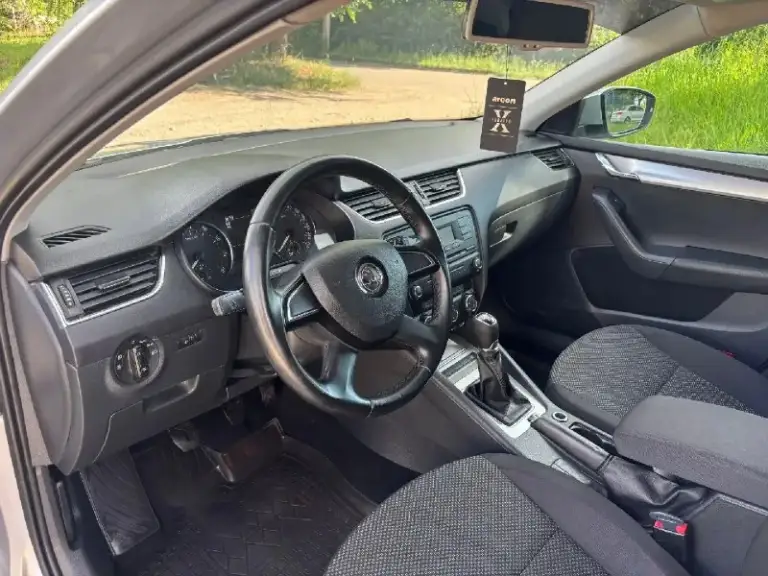 Skoda octavia a7
Год 2014
Мотор 1.2 турбо
Очень экономная
Механика
Обслужена
Без дтп
Родня
Лобовое родное
Климат работает
Ходовая в норме
Есть царапинки
По фото все видно
Дыр нет вообще
Чисто сделать косметику по порогам
И бамперам по этому и такая цена адекватная
В целом сел и поехал
Сигнализация автозапуск
Машина живая по всем параметрам
Пол бака топлива в подарок
Цена 825.000 рублей адекватный торг быстрым
Такой цены на такое состояние нет
В том году продавалась в таганроге 1.100
Документы кристалл
Диагностическая карта
Сразу на мрэо
На учете
+79493932388 Артур
Осмотр макеевка
Район скиф - фотография - 8