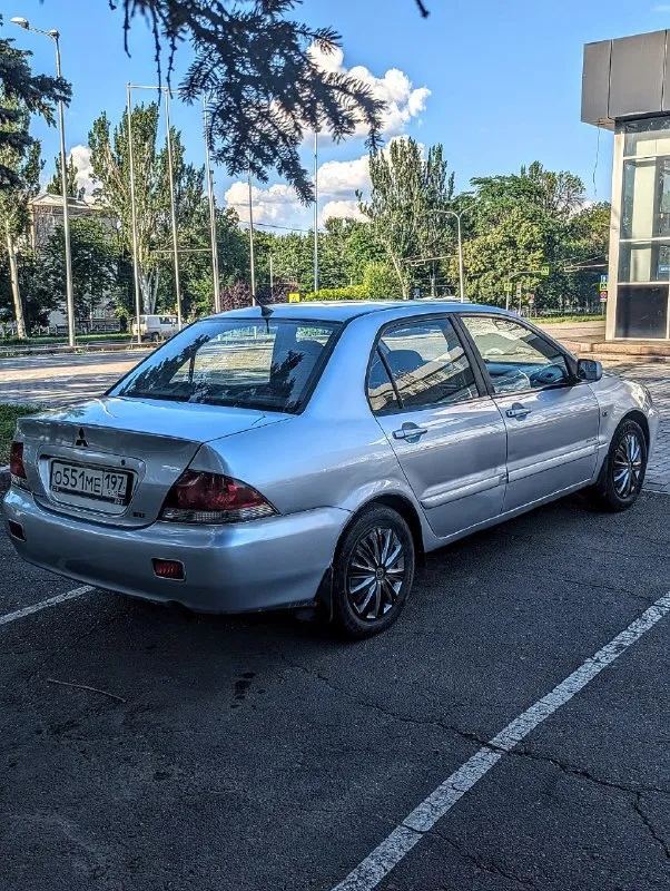 Mitsubishi lancer ix, 1,6л.
Цена: 370т. Р. +торг
✅2005Г. В. , 1,6л. Бензин (модель 4g18), на одометре 227т. Км. , мкпп.
✅Комплектация: гур, 4эсп, кондиционер (работает/заправлен), электро рег. + подогрев зеркал, подогрев пер. Сидений, abs и т. Д.
✅Тех. Часть: двигатель в хорошем состоянии (дым, масложор - отсутствует, обороты не плавают), коробка без нареканий, ходовка на троечку.
✅Кузов: в очень хорошем состоянии, подъемников и домкратов не боится.
✅Просторный салон и вместительный багажник.
Дополнительно:
1️⃣ Оригинальный птс,
2️⃣ Диагностическая карта май 2026г. ,
3️⃣ В дтп не участвовала, зелёная автотека,
4️⃣ Автомобиль полностью готов к переоформлению,
5️⃣ При запросе скину подробнейшие видеообзоры по кузову/подкапотке/салону и видео с подъемника в мах.
📍 Донецк, калининский район
+79496415133 Дмитрий (на этом же номере мах)
📞 🇷🇺 Звоните: +79496415133 - фотография - 6