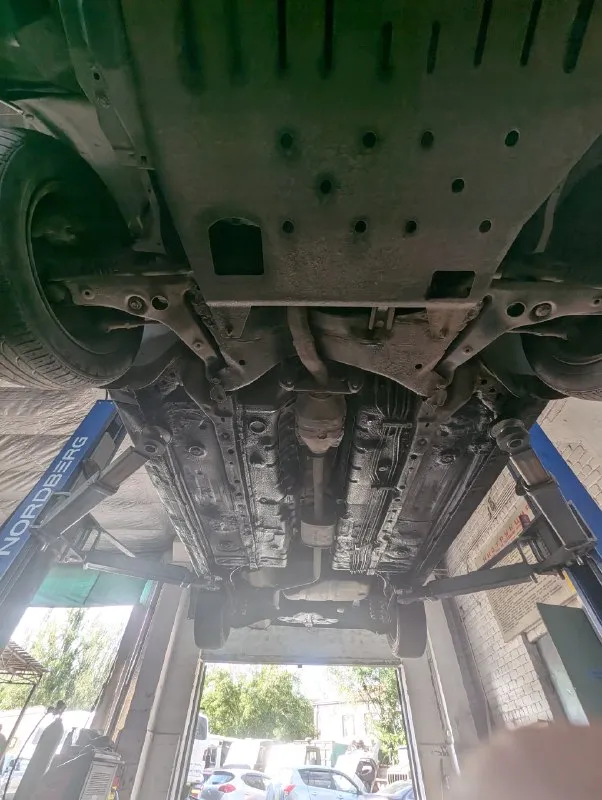 Mitsubishi lancer ix, 1,6л.
Цена: 370т. Р. +торг
✅2005Г. В. , 1,6л. Бензин (модель 4g18), на одометре 227т. Км. , мкпп.
✅Комплектация: гур, 4эсп, кондиционер (работает/заправлен), электро рег. + подогрев зеркал, подогрев пер. Сидений, abs и т. Д.
✅Тех. Часть: двигатель в хорошем состоянии (дым, масложор - отсутствует, обороты не плавают), коробка без нареканий, ходовка на троечку.
✅Кузов: в очень хорошем состоянии, подъемников и домкратов не боится.
✅Просторный салон и вместительный багажник.
Дополнительно:
1️⃣ Оригинальный птс,
2️⃣ Диагностическая карта май 2026г. ,
3️⃣ В дтп не участвовала, зелёная автотека,
4️⃣ Автомобиль полностью готов к переоформлению,
5️⃣ При запросе скину подробнейшие видеообзоры по кузову/подкапотке/салону и видео с подъемника в мах.
📍 Донецк, калининский район
+79496415133 Дмитрий (на этом же номере мах)
📞 🇷🇺 Звоните: +79496415133 - фотография - 7