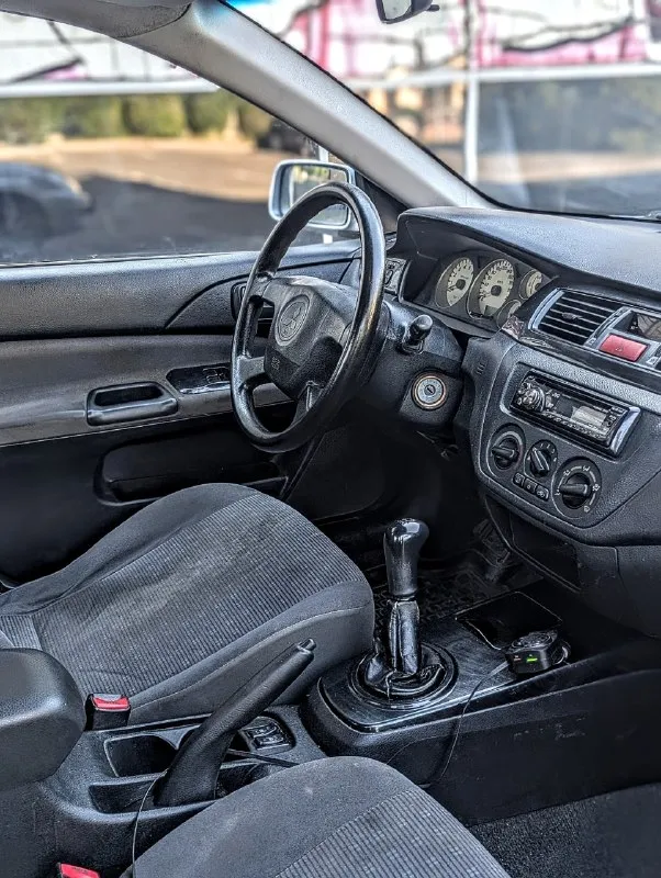 Mitsubishi lancer ix, 1,6л.
Цена: 370т. Р. +торг
✅2005Г. В. , 1,6л. Бензин (модель 4g18), на одометре 227т. Км. , мкпп.
✅Комплектация: гур, 4эсп, кондиционер (работает/заправлен), электро рег. + подогрев зеркал, подогрев пер. Сидений, abs и т. Д.
✅Тех. Часть: двигатель в хорошем состоянии (дым, масложор - отсутствует, обороты не плавают), коробка без нареканий, ходовка на троечку.
✅Кузов: в очень хорошем состоянии, подъемников и домкратов не боится.
✅Просторный салон и вместительный багажник.
Дополнительно:
1️⃣ Оригинальный птс,
2️⃣ Диагностическая карта май 2026г. ,
3️⃣ В дтп не участвовала, зелёная автотека,
4️⃣ Автомобиль полностью готов к переоформлению,
5️⃣ При запросе скину подробнейшие видеообзоры по кузову/подкапотке/салону и видео с подъемника в мах.
📍 Донецк, калининский район
+79496415133 Дмитрий (на этом же номере мах)
📞 🇷🇺 Звоните: +79496415133 - фотография - 8