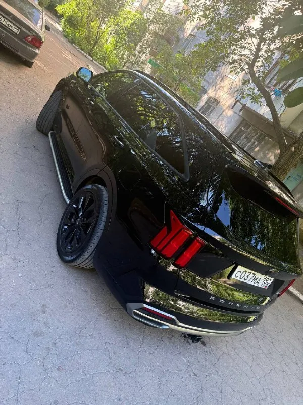 Продам kia sorento 2021 года
В максимальной комплектации для этого кузова premium+❗️
Объем двигателя: 2.5
Коробка передач: 8-ми ступенчатый автомат!
Привод:передний
Цвет:черный
Пробег автомобиля:89.000 тысяч км.
Комплектация очень богатая
Из основных:
-Панорамная крыша ❗️
-Адаптивный круиз контроль❗️
-Удержание полосы
-Капитанские сидения
-Сзади есть мониторы ❗️
-Камеры 360❗️
И еще много чего ❗️
-Музыка bose!! С заводским усилителем и самбуфером
4-Х зонный климат контроль !
4 Режима езды !
Автомобиль полностью обслуженный
Недавно прошел большое то❗️
Машина полностью в шумоизоляции❗️
Машину русифицировал полностью на русский язык ( можно смотреть сериалы, фильмы через флешку).
Я собственник ❗️
Не перекуп !
Переоформление в мрэо, могу поприсутствовать с вами.
Цена: 4.200.000🍋( торг)
Вообщем более подробную информацию расскажу по телефону :
+7 (949) 391-63-12 - фотография - 10