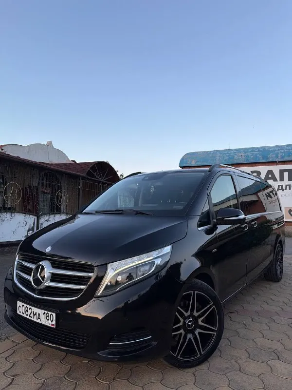 Mercedes v-class 2017 года, пробег 150 тысяч км, самый полный по комплектации, камеры 360, все существующие ассистенты, акустика бурмистр, задний климат и т. Д! Автомобиль исключительно эксплуатировался в южном регионе! Хранение автомобиля всегда соответсвующие, теплый сухой гараж, денег на автомобиль никогда не жалел, дилерское обслуживание, детейлинг услуги, автомобиль сейчас под керамикой. Комплект ключей, все сервисные книги, так же в подарок покупателю отдам комплект резины на дисках, для более детальной информации звоните по номеру телефона +79495180296 цена 4🍋750 или обмен
📲 Tg:. ...
📞 Звоните: +7(949)5180296 - фотография - 1