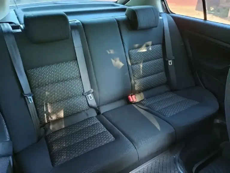 Skoda octavia a5 2010 год рестайлинг в дтп не участвовал, стекла включая лобовое родные и соответствующими маркировками. Я хозяин и оформлена тоже на меня. Ухоженный автомобиль.
Металлические детали машины все  родные.
Двигатель 1.6 который считается не убиваемым работает отлично, масло не ест.
Кондиционер холодит, основное что нужно для комфорта у этой машины есть, и все работает.
Масло менялось каждые 8000 км (от замены до замены вообще не берет)
Ходовая часть без вложений.
Салон в очень хорошем состоянии.
Цена 825 тыс.
Торг есть, никто не отменял.
Также по запросу скину видео по машинке.

Номер для связи: +79499047685 - фотография - 7