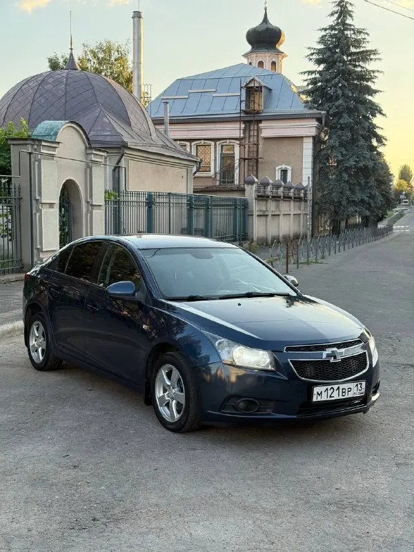 Продается chevrolet cruze 2011 год 1.6 мкпп
Атмосферник
Цена: 655.000 руб + разумный торг реальному покупателю + полный бак бензина в подарок
Шевроле круз
- Пробег 190.000 км
- 2 Ключа
- 2 Комплекта колес зима - лето
- Автотека зеленая ( без дтп и выплат )
- Все стекла родные лобовое без трещин
- Мотор работает отлично не дымит не троит работает ровно масло не ест !
- Коробка без нареканий не хрустит не выбивает
Все передачи вкл идеально
-По ходовой все отлично вся обслужена не стучит не гремит
- По салону чистый и ухоженный только после химчистки
- Состояние сел и поехал куда угодно никаких вложений не требуется из последнего заменено
Масло в двс с фильтрами, свечи, подушки двс, стойки стаб машина хозяйская есть много заказ нарядов
- Комплектация ls 4
- По электрике работает каждая кнопочка и лампочка никаких ошибок нету
- Переоформление без проблем могу присутствовать в мрэо
Документы кристально чистые без штрафов, запретов и. Т. Д
- Осмотр макеевка центр
- Тел +7-949-024-81-88 - фотография - 2