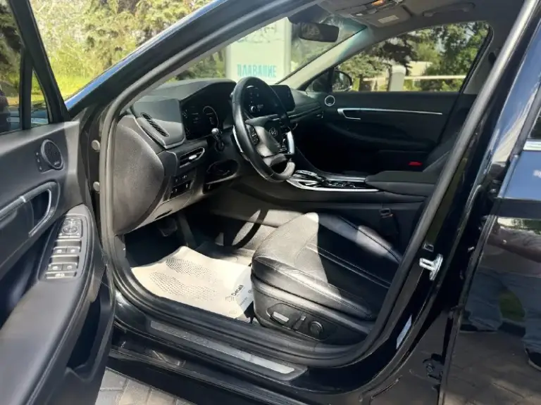 Тел. +79496447942
Продам hyundai sonata 2021г. В идеальном состоянии! По автомобилю делать не чего не надо!! Готов ехать на любые проверки за ваш счёт!
Стёкла все заводские!
Птс оригинал
Два владелец по птс!
Переоформление в мрэо
Комплектация
Двигатель 2.0 бензин
Пробег 131т
Abs
Esp
Airbag
Беспроводная зарядка смартфона
Контурная подсветка салона
Led приборка
Электропривод сидения
Память сидения
Без ключевой доступ
Start-stop
Круиз контроль
Бортовой компьютер
Камера заднего хода
Акустика премиум base
Подогрев сидений передних
Подогрев сидений задних
Подогрев руля
Подогрев зеркал
Parktronic задний-передний
Gps навигатор
Электро слаживания зеркал
Двухзонный климат контроль
4 Стеклоподъемника
2 Ключа
Хорошая резина
Цена 1.950.000т. Р
Очень срочно торг
Возможно продажа в кредит
📲 Tg: @artur_dadunia
📞 Звоните: +7(949)6447942 - фотография - 8
