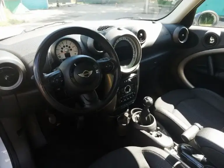 Mini cooper d countryman (усовершенствованный s)
Год выпуска -  2012
Цвет - белый
Привод - полный
Коробка передач - механика
Модификация - 1,6 all4 at (136 л. С)
Объем двигателя - 1,6
Двигатель - оригинальный bmw
Топливо - дизель
Птс - электронный
Владелец - 1
Состояние - не битый, не крашеный, обслуживался у дилера
Экономичная машина в современ. Условиях
Расход 6 л при скорости 150 по трассе. На нейтралке можно проехать половину пути.
Пробег - 96 000
Цена - 1 250 000 р
Вместительный внутри, малогабаритный снаружи. Комфортный и легкий в управлении, как по городу, так и на больших расстояниях
Москва
+79494990445

📞 Звоните: +7(949)4990445 - фотография - 4