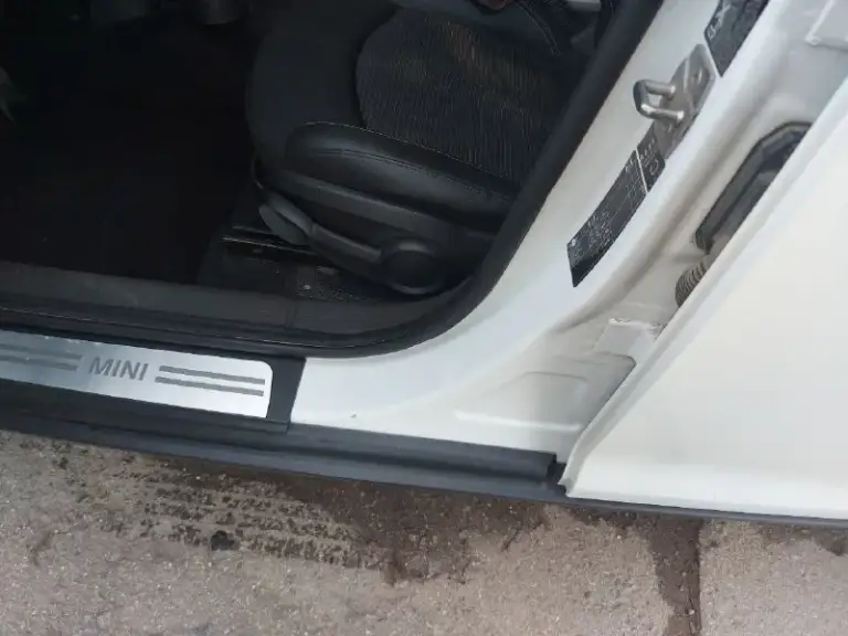 Mini cooper d countryman (усовершенствованный s)
Год выпуска -  2012
Цвет - белый
Привод - полный
Коробка передач - механика
Модификация - 1,6 all4 at (136 л. С)
Объем двигателя - 1,6
Двигатель - оригинальный bmw
Топливо - дизель
Птс - электронный
Владелец - 1
Состояние - не битый, не крашеный, обслуживался у дилера
Экономичная машина в современ. Условиях
Расход 6 л при скорости 150 по трассе. На нейтралке можно проехать половину пути.
Пробег - 96 000
Цена - 1 250 000 р
Вместительный внутри, малогабаритный снаружи. Комфортный и легкий в управлении, как по городу, так и на больших расстояниях
Москва
+79494990445

📞 Звоните: +7(949)4990445 - фотография - 7