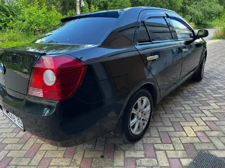 Продаётся автомобиль geely 2012 года выпуска в отличном состоянии. Владелец один, пробег составляет 113 000 км. Цена: 410. Для получения дополнительной информации свяжитесь по телефону +79496847911. - фотография - 5