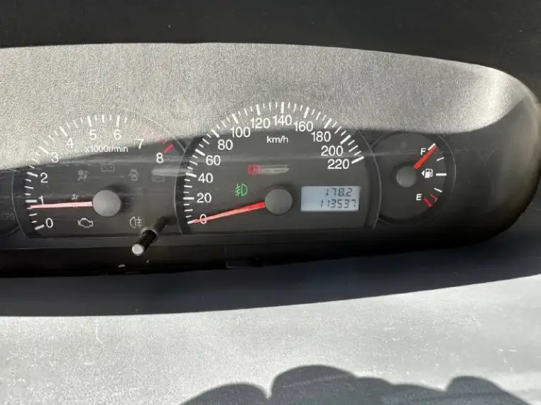 Продаётся автомобиль geely 2012 года выпуска в отличном состоянии. Владелец один, пробег составляет 113 000 км. Цена: 410. Для получения дополнительной информации свяжитесь по телефону +79496847911. - фотография - 6
