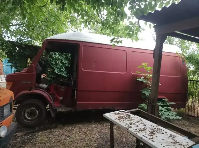 Продам два мерседеса т-1 под восстановление или как доноры. Оранжевый на ходу укр. Регистрация хозяйка есть, груз- пас двигатель 2.9 дизель. Красный нужно собрать, на него всё куплено, учёт днр на мне. Всё как на фото, цена за оба 300 т. Р. ( двигатель на красный после полной капиталки, всё новое, тнвд и форсунки с ремонта) с двигателем+ 150т. Р.
Находятся в мангуше
Для связи max : +7 996 120-44-13
Telegram: +79490053831
📲 Tg: @krisstinavitalievna
📞 Звоните: +7(949)0053831 - фотография - 5