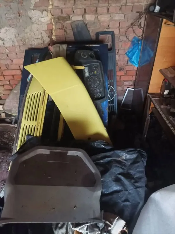 Продам два мерседеса т-1 под восстановление или как доноры. Оранжевый на ходу укр. Регистрация хозяйка есть, груз- пас двигатель 2.9 дизель. Красный нужно собрать, на него всё куплено, учёт днр на мне. Всё как на фото, цена за оба 300 т. Р. ( двигатель на красный после полной капиталки, всё новое, тнвд и форсунки с ремонта) с двигателем+ 150т. Р.
Находятся в мангуше
Для связи max : +7 996 120-44-13
Telegram: +79490053831
📲 Tg: @krisstinavitalievna
📞 Звоните: +7(949)0053831 - фотография - 8