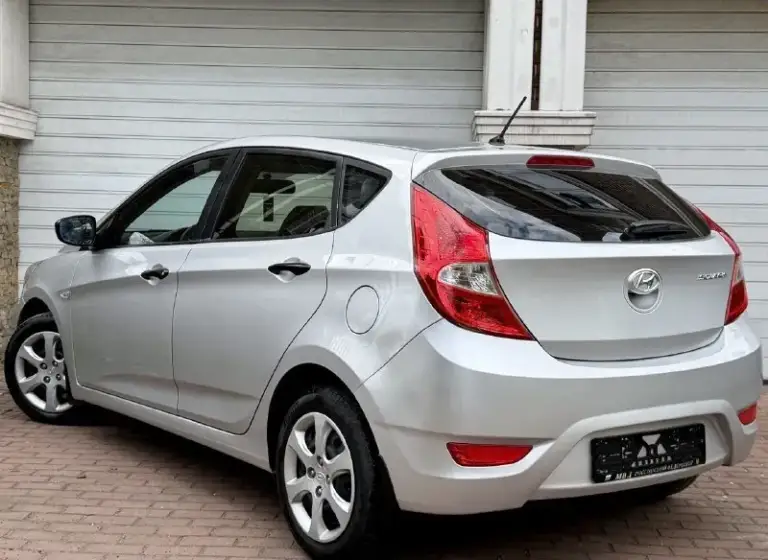 Продам hyundai solaris
Год выпуска:2014
Объем двигателя: 1,6 v16 123.лс
Кпп механическая

Автомобиль в идеальном состоянии!, без дтп!, в родном окрасе!, 2 хозяина за всё время эксплуатации.

Отличная комплектация:
Кондиционер,
Датчик света, датчик дождя, abs, esp,
Подогрев сидений,
Мульти руль,
4.Эл стекла подъемника,
Электро зеркала,
Подушки безопасности,
Хорошая акустика

Кузов в отличном состоянии!
Рыжиков вздутия и прочего
Нет от слова совсем!
Техническии авто вложений не требует.
Своевременное сезонное обслуживание, заправка и замена фильтров.
Автомобиль без вложения!!

По документам полный порядок. Любой вид оформление!

Цена 740.000

Номер телефона
+7949-564-4736
+7949-693-58-50
Г. Донецк - фотография - 3