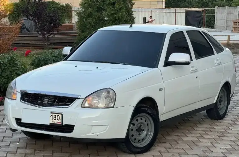 Продажа или обмен✅
Лада приора (2172),
2010 Года выпуска
Автомобиль в отличном техническом и внешнем состоянии!
Днище, пороги, стаканы,
Все целое!
Авто не требует сварочных робот!
Кузов в хорошем состоянии!
Без гнили ржавчины и прочих недочетов!
Внешне переодета в приору 2
Тонировка в круг!
Лед лампы!
Вид у автомобиля очень приятный и свежий!
Собирает взгляды прохожих!
Техническая часть просто супер!
Абсолютно не требует никаких вложений!
Сел-и-поехал в любой рейс!
Двигатель 1.6 16клапанный!
По мотору все отлично!
Работает ровно!
Без посторонних шумов!
Масло не берет от слова совсем!
Масло фильтра заменил!
Коробка передач в норме!
Не хрустит не вылетает!
Включается плавно!
Ходовая часть также в порядке!
Нечего не гремит не стучит!
Все неровности отрабатывает
Как положено!
По комплектации:
-Гидроусилитель руля,
-Эл. Стеклоподъемники,
-Эл. Регулировка зеркал,
-Система (abs),
-Простая но приятная музыка,
-Новые диски на хорошей резине!
Салон приятный!
Цена 365.000т. Р торг!
Тел: +79494164662 - фотография - 3