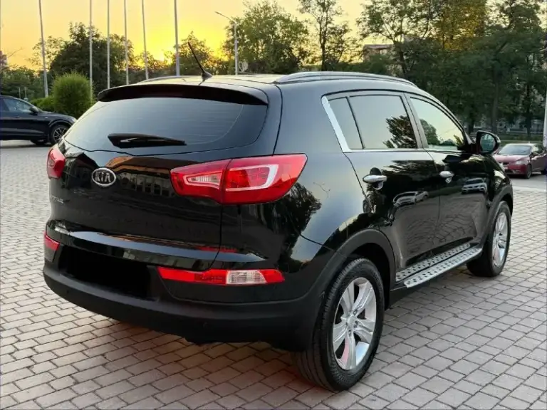 Продам kia sportage 2.0 объем
В хорошем состояние.
Хорошая комплектация
4 Подогрева сидений
Led фары перед - зад
2012 Год выпуска.
Салон (не затертый не порван)
Омыватель фар, противатуманки
Парктроник
Акустика отличная
Авто семейная!
Заводские диски r17 на новой летней резине
Проехала буквально 2000-3000 км.
Раздельный климат контроль.
Датчик дождя
Датчик света
Бортовой компьютер
Адаптивный круиз контроль.
Сервесные книжки
Птс оригинал 2 хозяина
Любое оформление
Штрафов нет запретов залогов так же нет.
Ходовая часть не стучит не тарахтит
Едит мягко и комфортно
Мотор работает тихо, масло не расходует.
Не коптит, масла меняю каждые 6000-6500 км
По коробке так же заменено масло. Работает отлично без рывков пинков и всего прочего
За машиной слежу и ухаживаю, каждая кнопка работает.
+79497944627 Цена за данное авто 1.215.000₽ - фотография - 4
