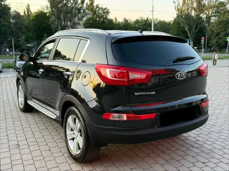 Продам kia sportage 2.0 объем
В хорошем состояние.
Хорошая комплектация
4 Подогрева сидений
Led фары перед - зад
2012 Год выпуска.
Салон (не затертый не порван)
Омыватель фар, противатуманки
Парктроник
Акустика отличная
Авто семейная!
Заводские диски r17 на новой летней резине
Проехала буквально 2000-3000 км.
Раздельный климат контроль.
Датчик дождя
Датчик света
Бортовой компьютер
Адаптивный круиз контроль.
Сервесные книжки
Птс оригинал 2 хозяина
Любое оформление
Штрафов нет запретов залогов так же нет.
Ходовая часть не стучит не тарахтит
Едит мягко и комфортно
Мотор работает тихо, масло не расходует.
Не коптит, масла меняю каждые 6000-6500 км
По коробке так же заменено масло. Работает отлично без рывков пинков и всего прочего
За машиной слежу и ухаживаю, каждая кнопка работает.
+79497944627 Цена за данное авто 1.215.000₽ - фотография - 7