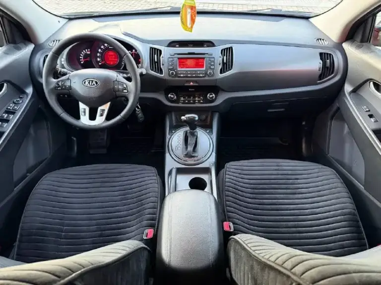 Продам kia sportage 2.0 объем
В хорошем состояние.
Хорошая комплектация
4 Подогрева сидений
Led фары перед - зад
2012 Год выпуска.
Салон (не затертый не порван)
Омыватель фар, противатуманки
Парктроник
Акустика отличная
Авто семейная!
Заводские диски r17 на новой летней резине
Проехала буквально 2000-3000 км.
Раздельный климат контроль.
Датчик дождя
Датчик света
Бортовой компьютер
Адаптивный круиз контроль.
Сервесные книжки
Птс оригинал 2 хозяина
Любое оформление
Штрафов нет запретов залогов так же нет.
Ходовая часть не стучит не тарахтит
Едит мягко и комфортно
Мотор работает тихо, масло не расходует.
Не коптит, масла меняю каждые 6000-6500 км
По коробке так же заменено масло. Работает отлично без рывков пинков и всего прочего
За машиной слежу и ухаживаю, каждая кнопка работает.
+79497944627 Цена за данное авто 1.215.000₽ - фотография - 9
