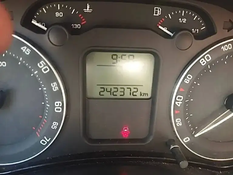 Продам skoda octavia a5 в хорошем состоянии.
• Год выпуска: 2007
• Двигатель: 2.0 fsi (150 л. С. )
• Пробег: 242372 км
• Город: донецк
• Цена: 800 000 руб. (возможен торг у капота)
Все вопросы в лс по телефону: +7 949 059 22 15 (max). Телеграмм @depiato
📞 Звоните: +7(949)0592215 - фотография - 4