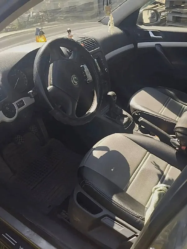 Продам skoda octavia a5 в хорошем состоянии.
• Год выпуска: 2007
• Двигатель: 2.0 fsi (150 л. С. )
• Пробег: 242372 км
• Город: донецк
• Цена: 800 000 руб. (возможен торг у капота)
Все вопросы в лс по телефону: +7 949 059 22 15 (max). Телеграмм @depiato
📞 Звоните: +7(949)0592215 - фотография - 5