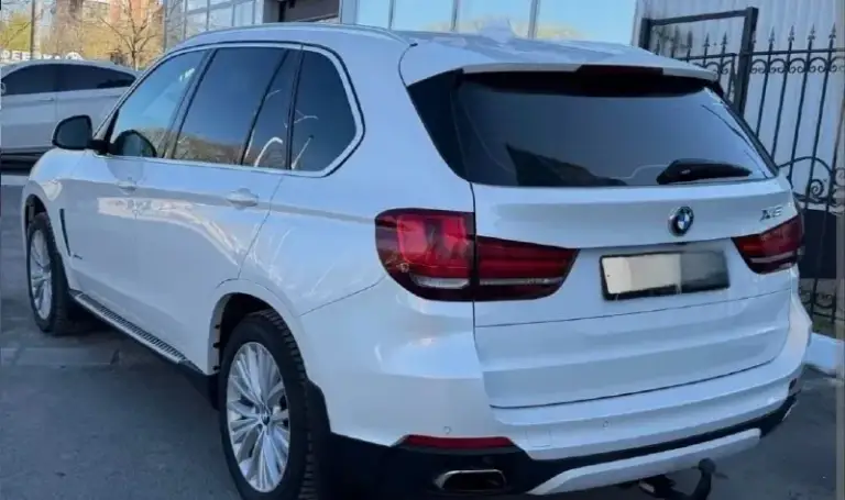 Bmw x5 35i год выпуска: 2017‼️3.0 бензин, 306л. С. + x-drive полный привод, автомат✅фактических 3 владельца👥пробег: 244.218✅комплектация: 2-зонный климат контроль, подогревы передних сидений, обогрев руля, подогрев задних сидений, бесключевой доступ, harman/kardon. Камера, ломайки. По кузову 🔥🔥🔥: косметический окрас капота✅ автотека хорошая: расчет на 600.000₽ по фарам, 2 дтп. Исправен. Обслужен/без ошибок. На полном ходу. 2.750₽
+79493130070 - фотография - 4